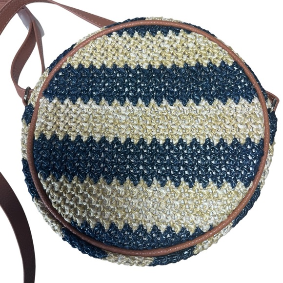 Thirty One Jewell Round Canteen Style Crossbody Purse Tan Navy Striped Straw NWT - Picture 11 of 16